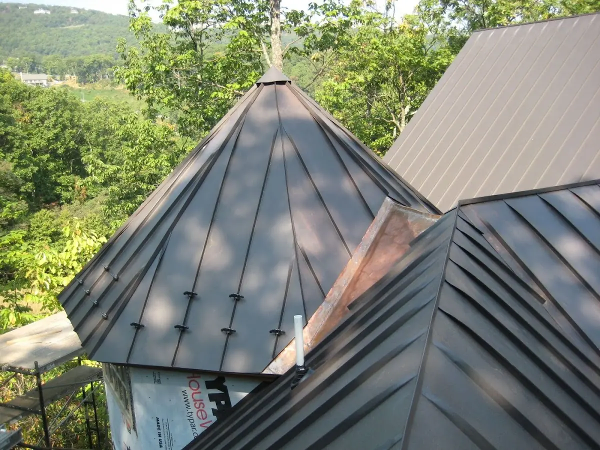Professional Roof Tarp Installation by Craftsman Roofing in Hamburg